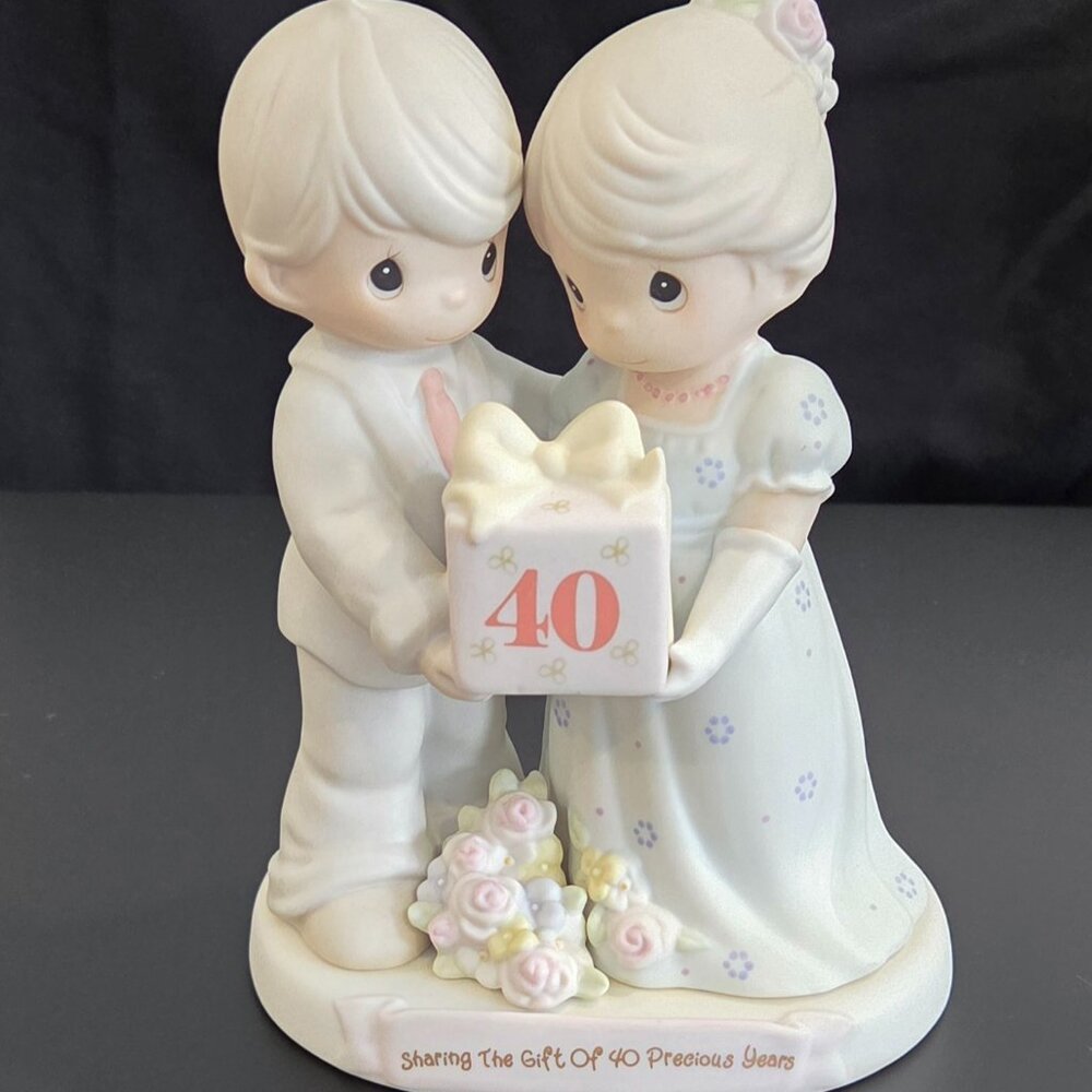 Vintage Precious Moments 40th Anniversary Figurine "Sharing the Gift of 40 ..."